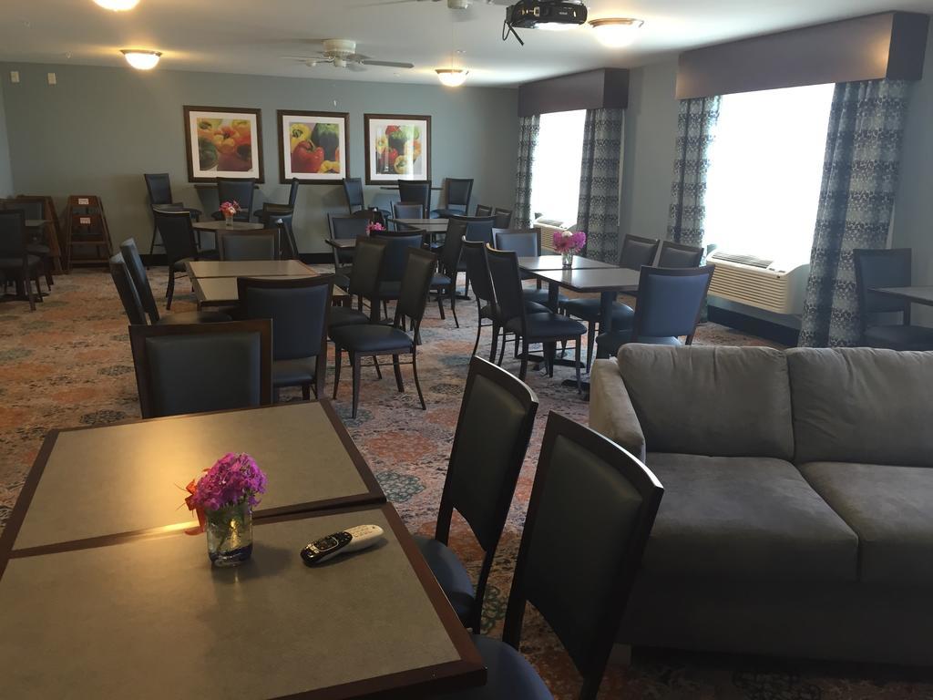 Grandstay Hotel & Suites Mount Horeb - Madison Экстерьер фото