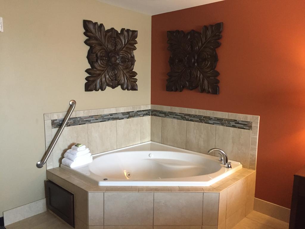 Grandstay Hotel & Suites Mount Horeb - Madison Номер фото