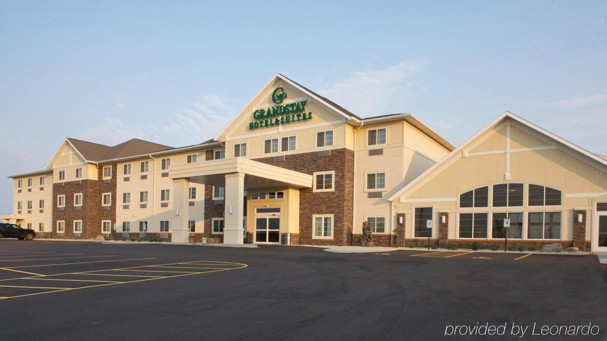 Grandstay Hotel & Suites Mount Horeb - Madison Экстерьер фото