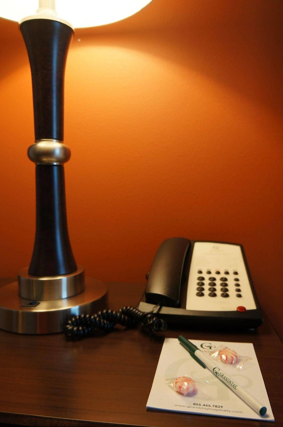 Grandstay Hotel & Suites Mount Horeb - Madison Экстерьер фото
