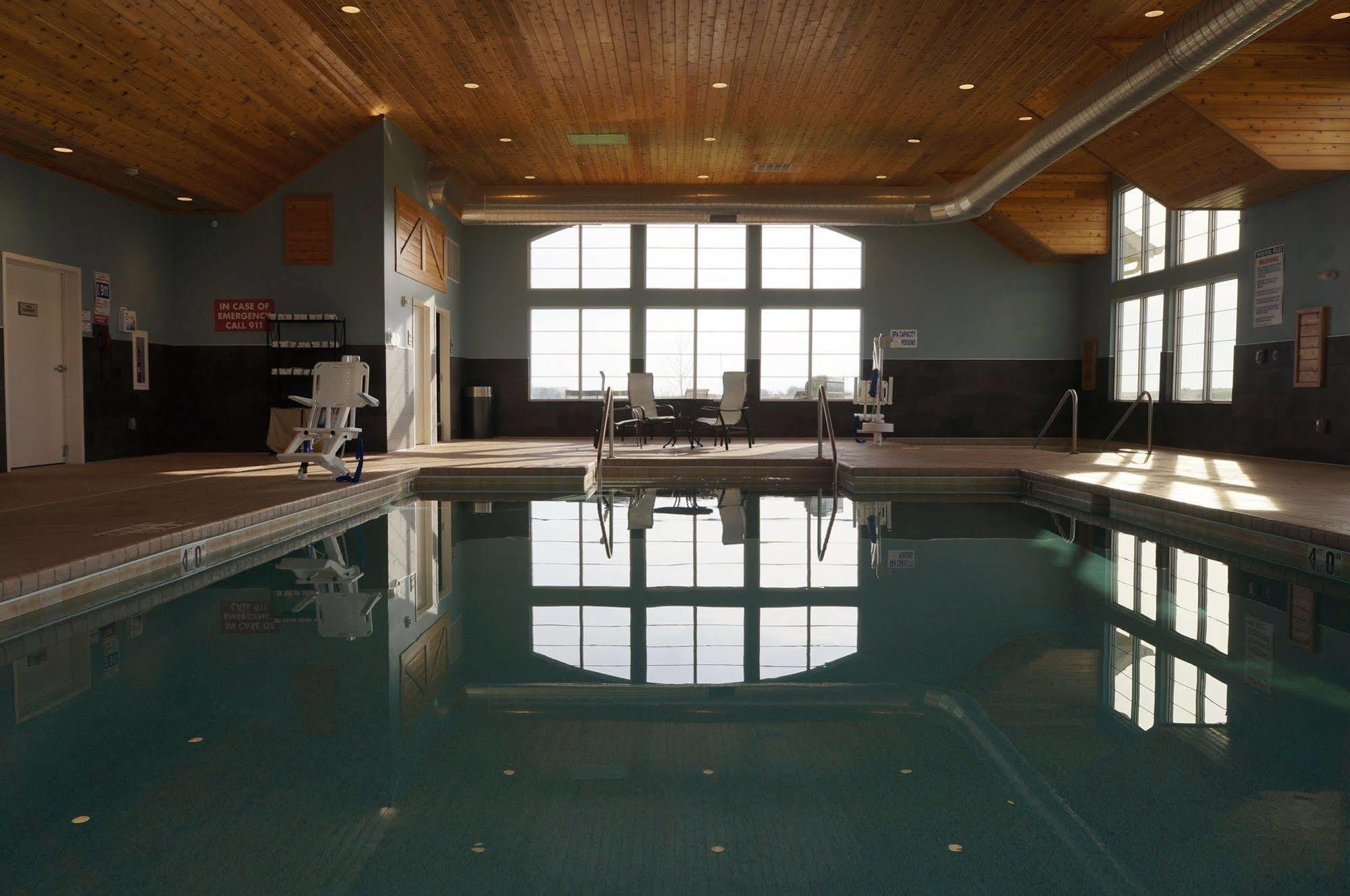 Grandstay Hotel & Suites Mount Horeb - Madison Экстерьер фото