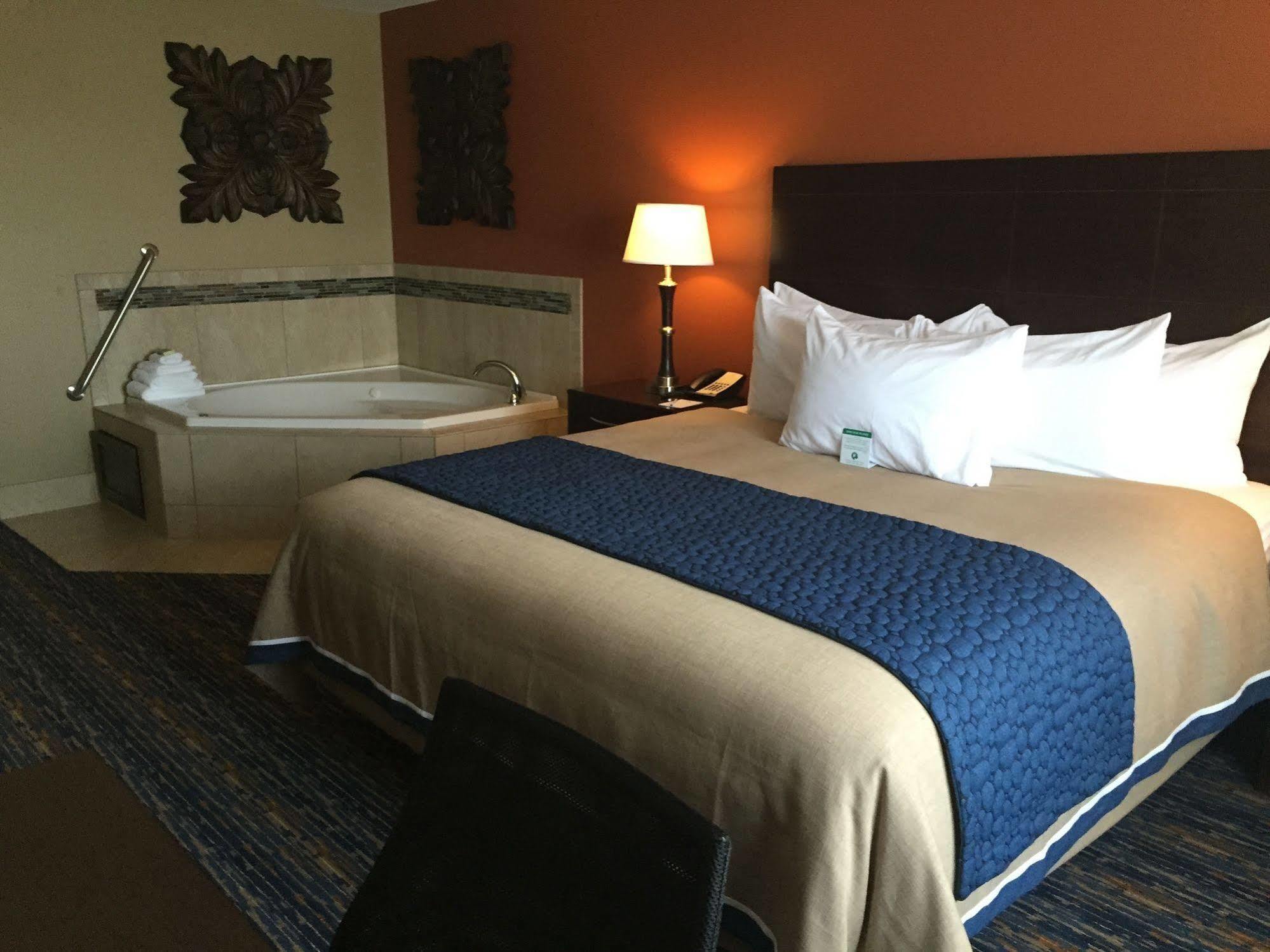 Grandstay Hotel & Suites Mount Horeb - Madison Экстерьер фото